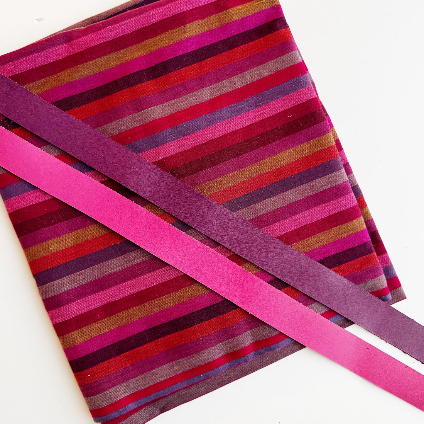 Kaffe narrow stripes + leather straps