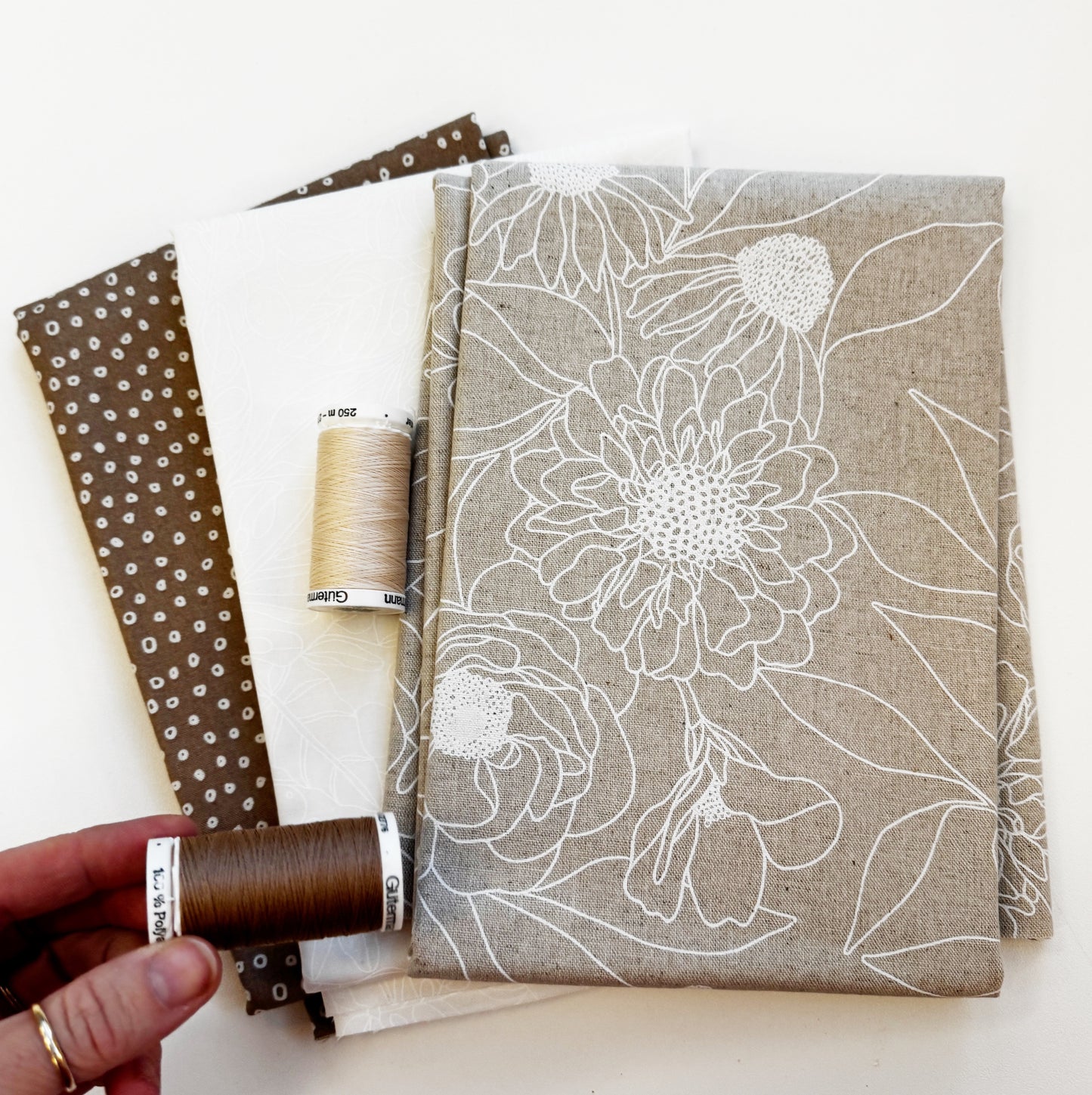 Canvas Linen + 2 yds fabric + spool of thread