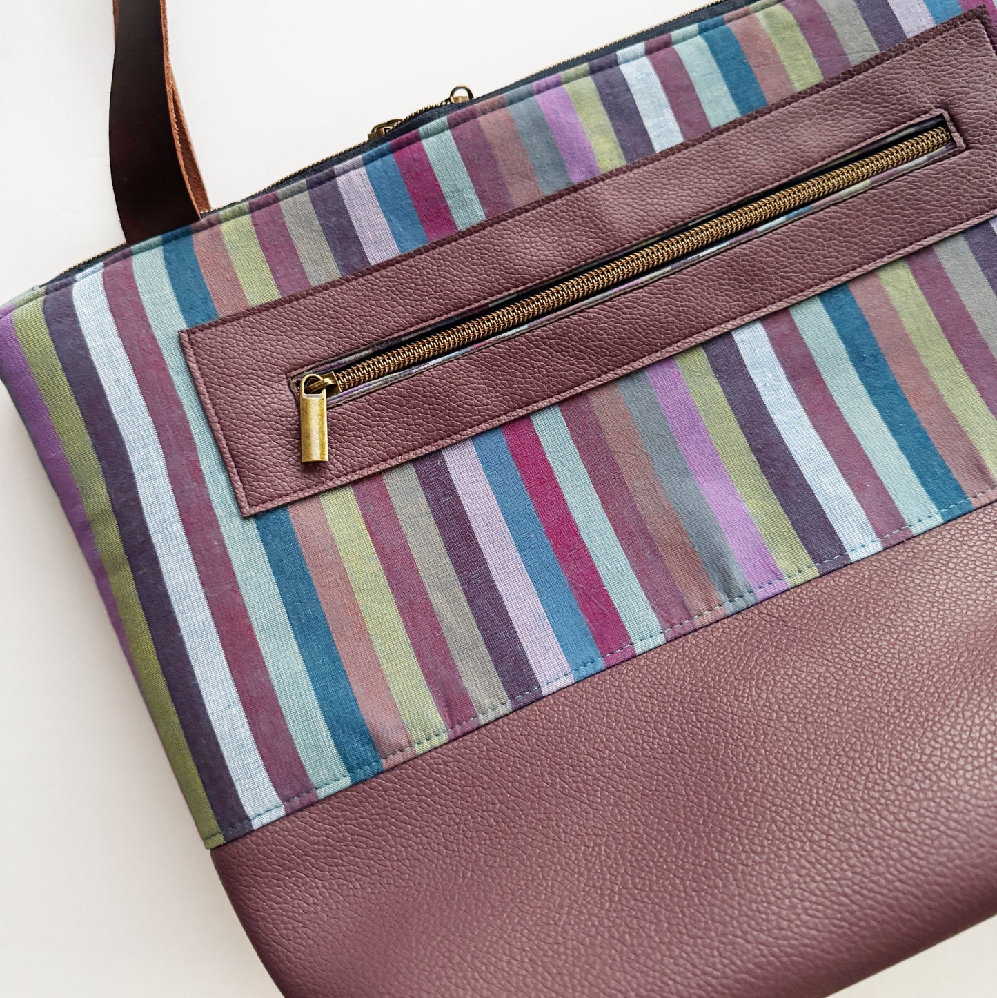 Santorini Tote KIT with Kaffe Stripes & coordinating Moonglow Vinyl