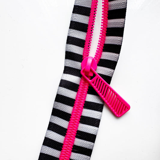 Striped zipper with pink pull - A1115C0A