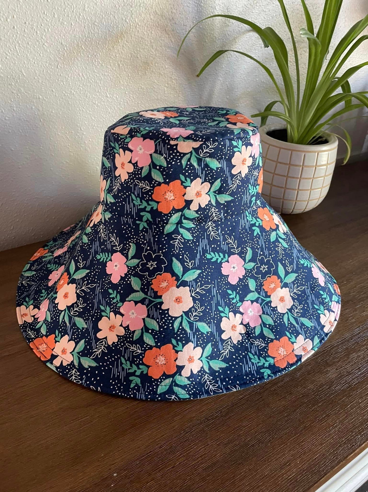 Dodij floral bucket hat