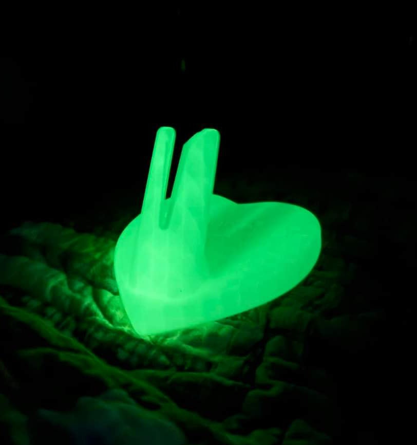 Glowing heart-shaped object, FB-IMG_1727455159991