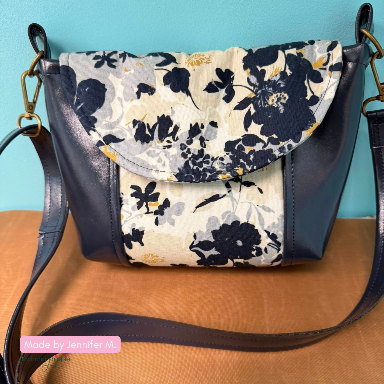 Manhattan Saddle Bag sewing pattern
