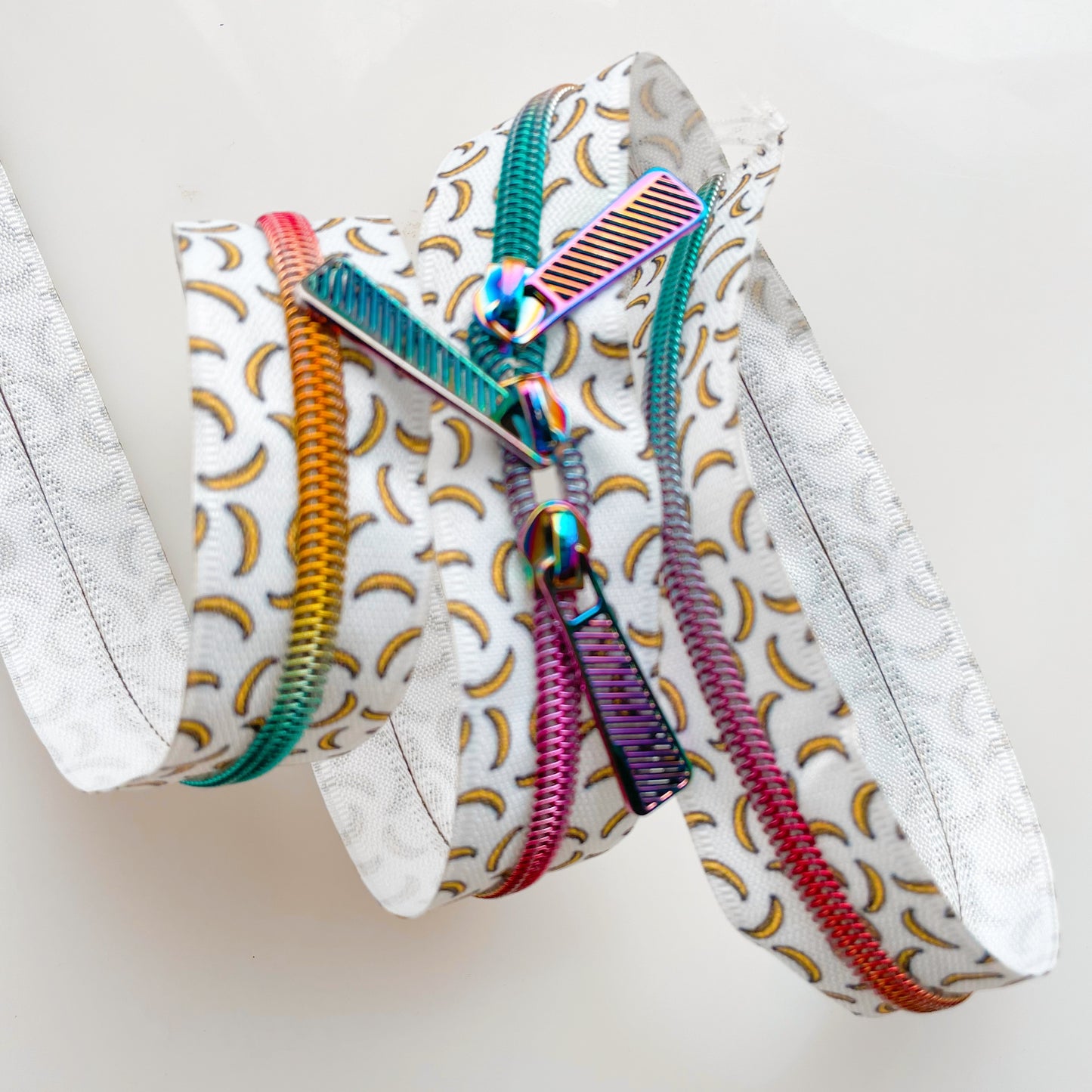 Banana zipper Rainbow 1 yd 3 pulls pack