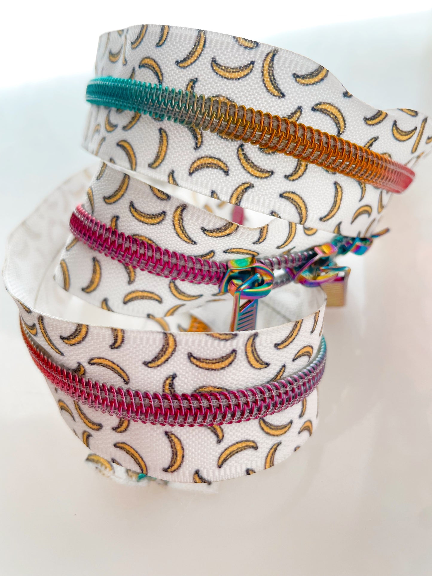 Banana zipper Rainbow 1 yd 3 pulls pack