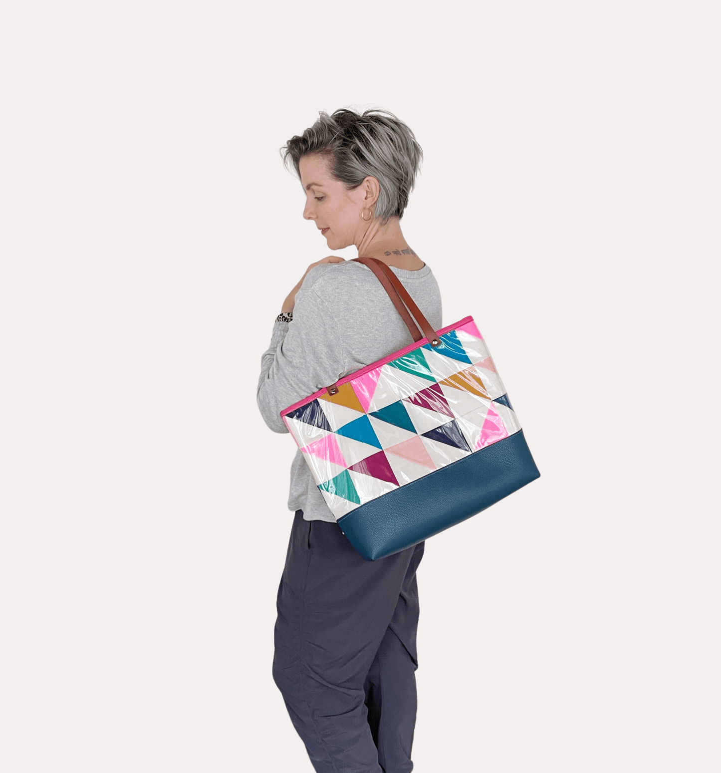 Woman with colorful tote bag, HSTtotepic3