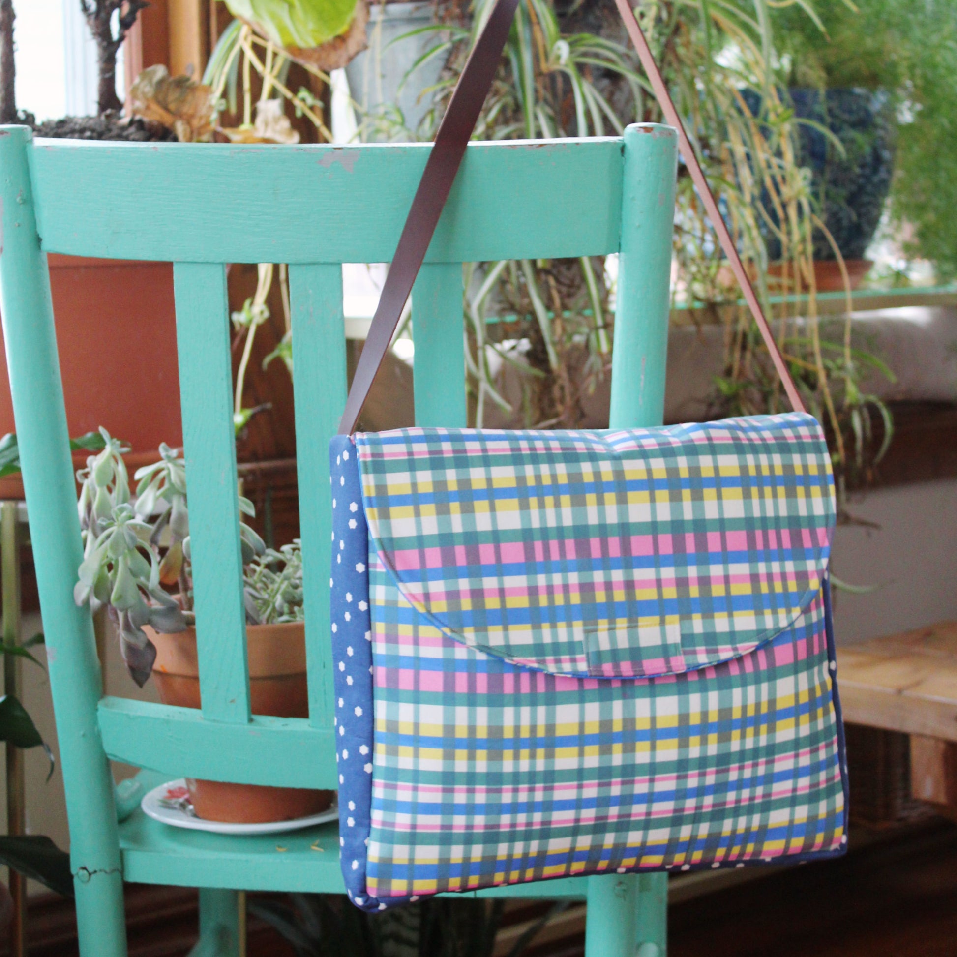 Coffee house bag sewing pattern on chair