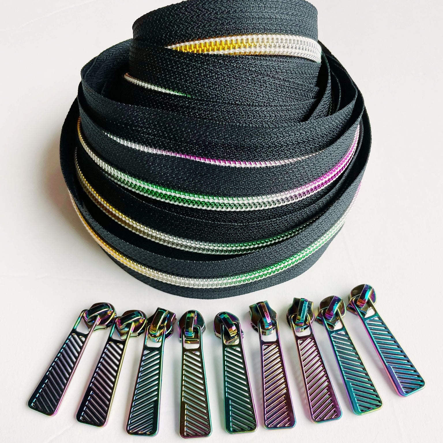  PECMER #5 Rainbow Zipper Tape by The Yard with Pulls-6 Yards  with 10Pcs Colorful Pulls Zippers for Sewing Assorted Lengths-Zippers for  Bags and Purses (Black Rainbow 6 Yard+10 pcs)