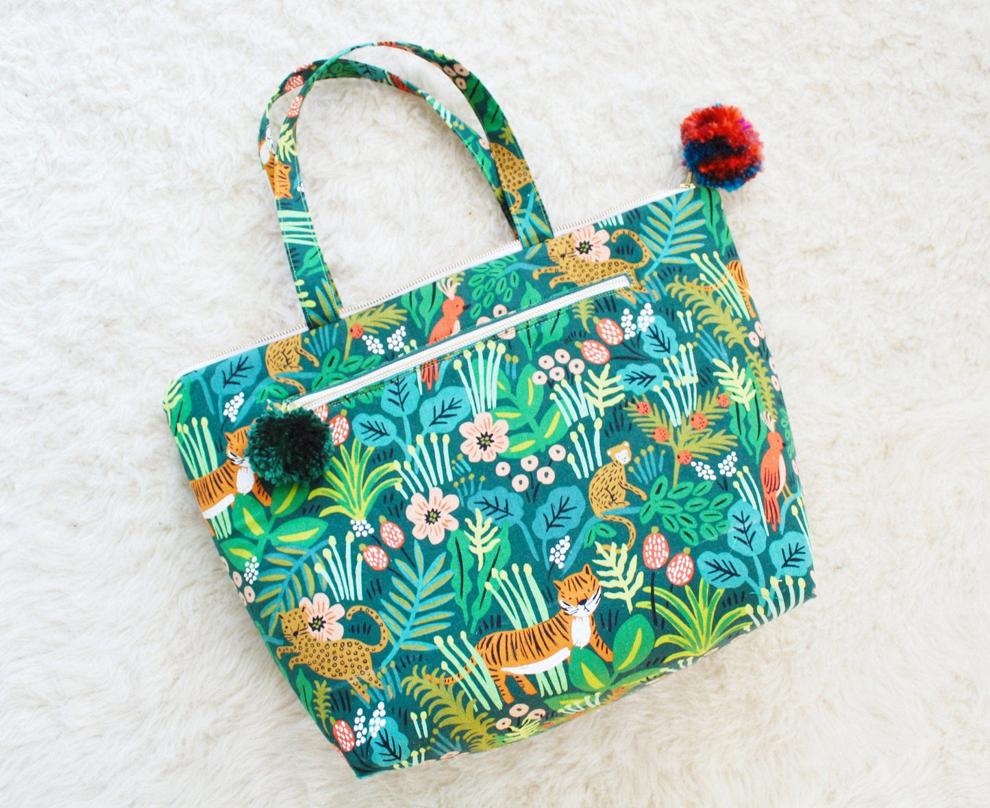 Green tote bag with tiger print