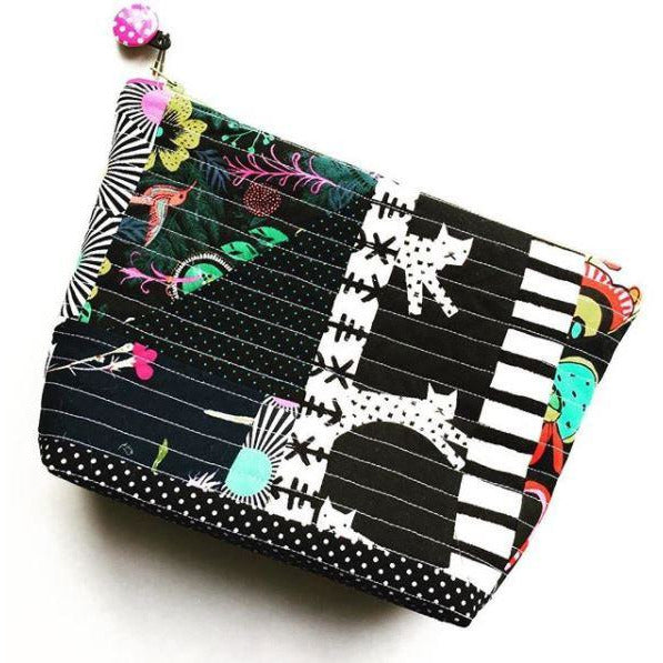 Quilted cat print pouch