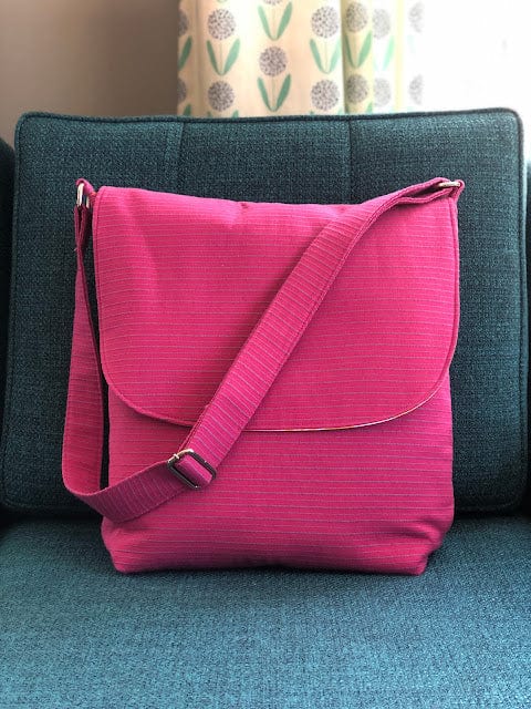 Pink Iris6 shoulder bag