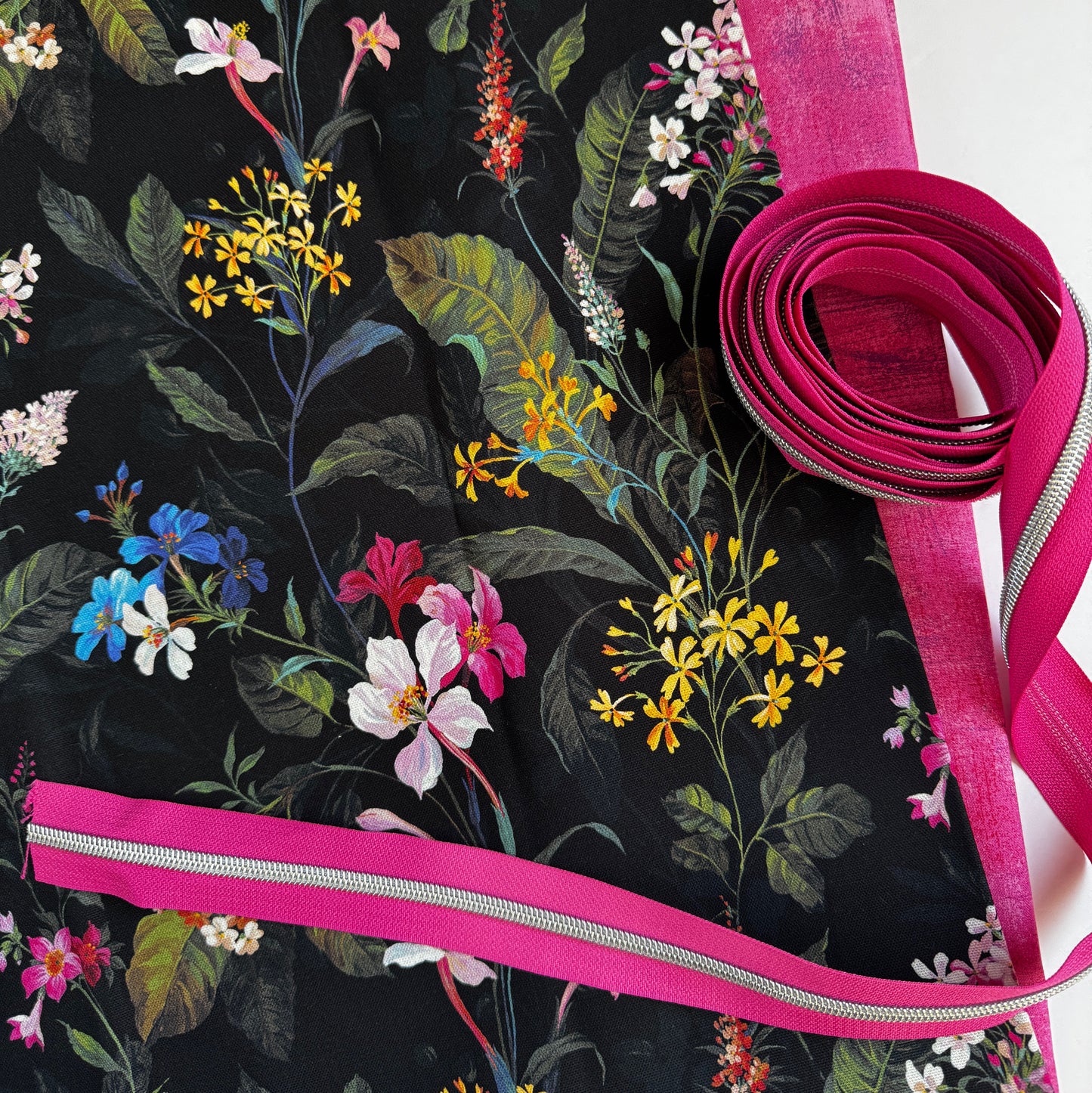 Friday Matchup Bundle Floral Canvas Linen / Grunge QC / Zipper