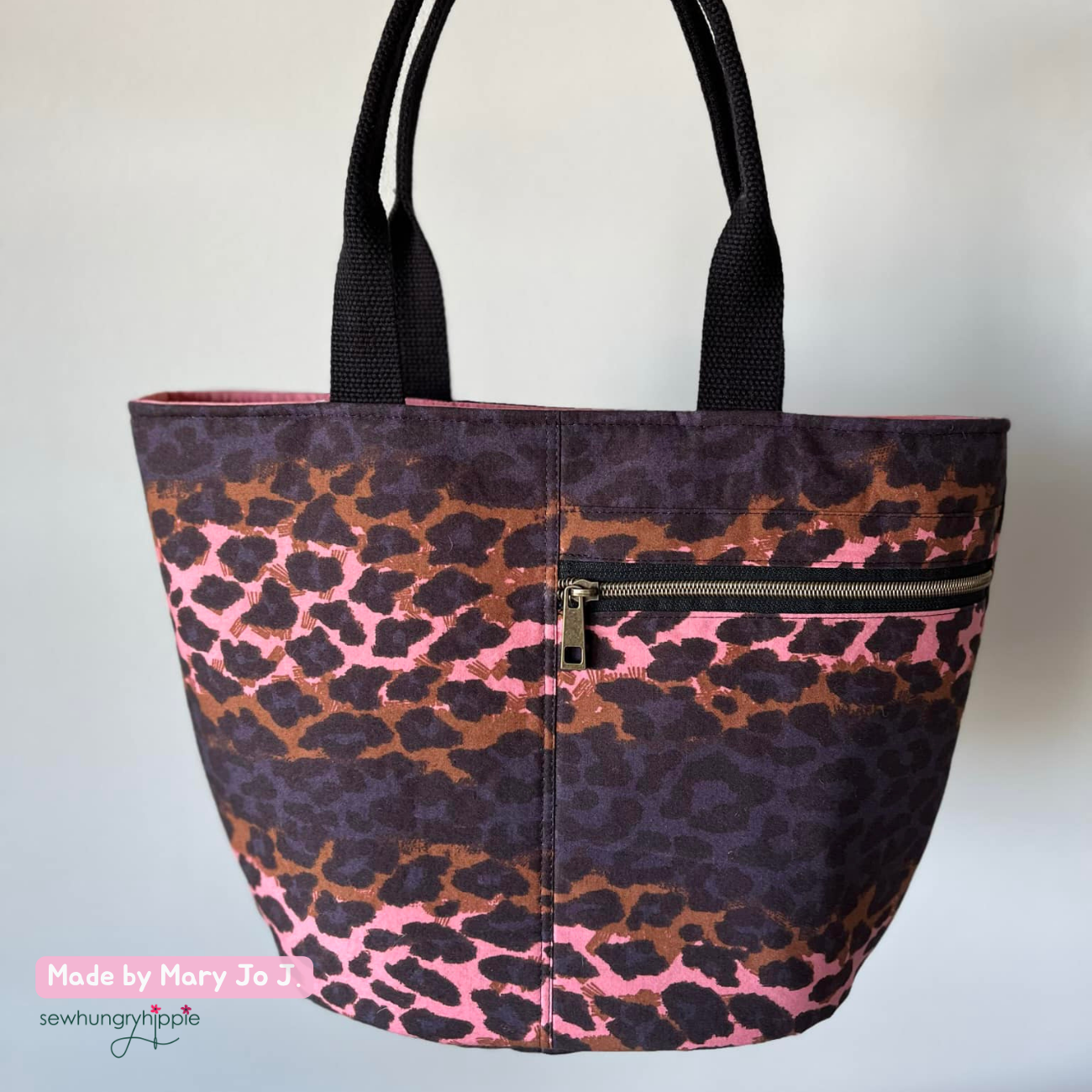 Noodlehead Crescent Tote Sewing Pattern – Printed Booklet