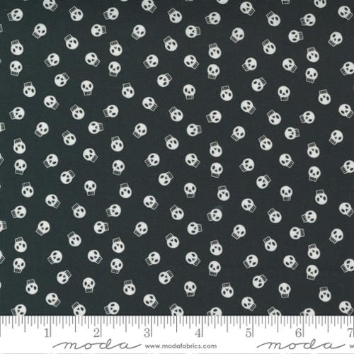 Halloween Essentials tiny skulls 1 YD