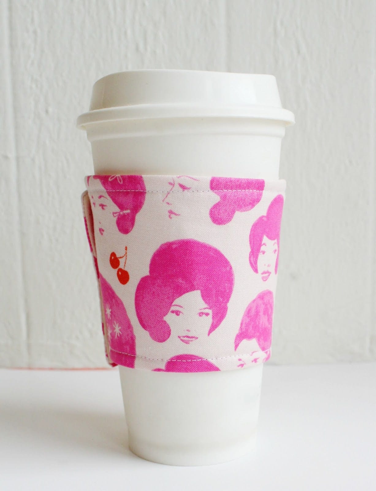 DIY coffee cup sleeve tutorial. Fast gift idea.