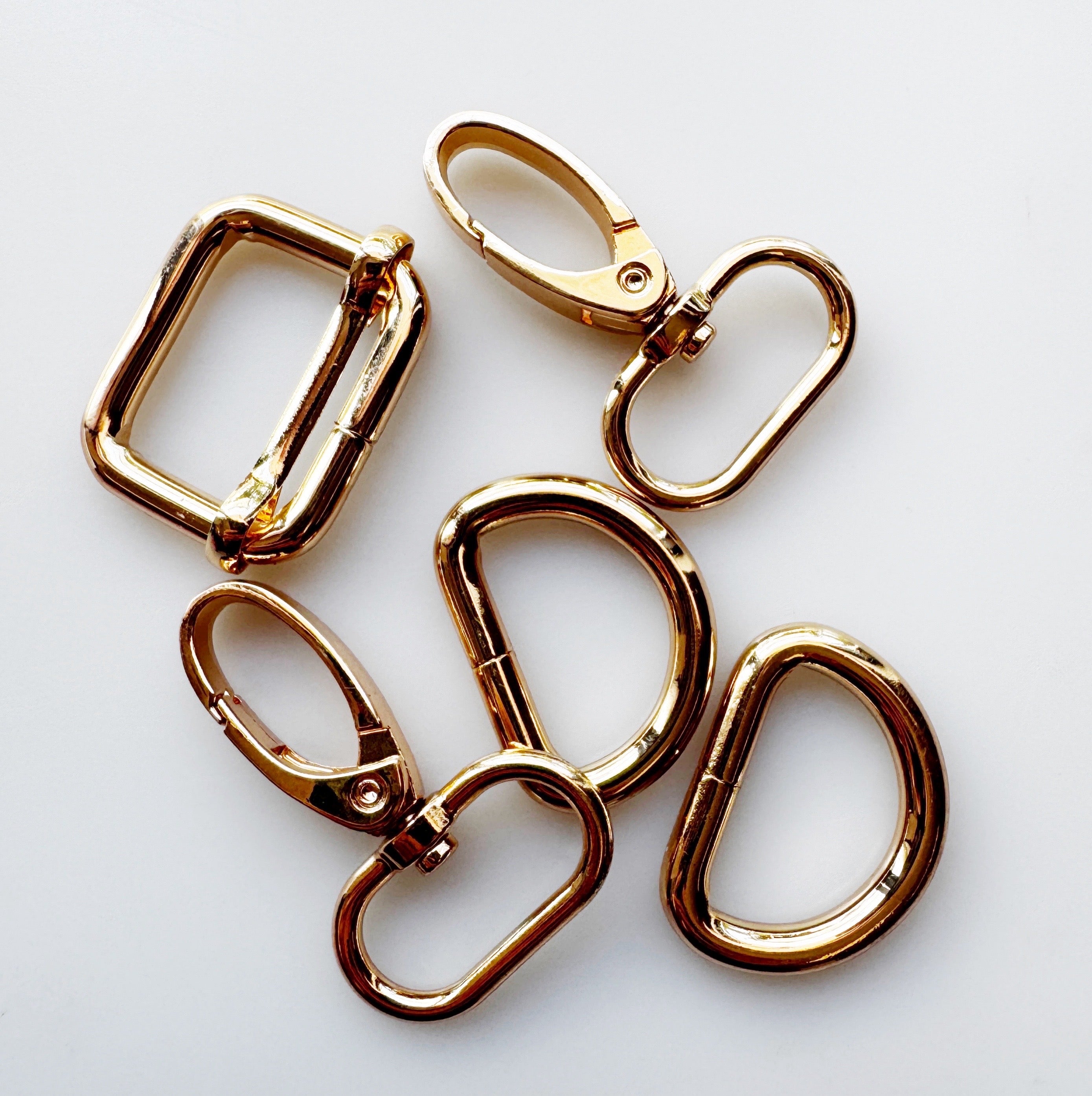 Bag Making Hardware: D-Rings, Swivel Hooks & More – SewHungryhippie
