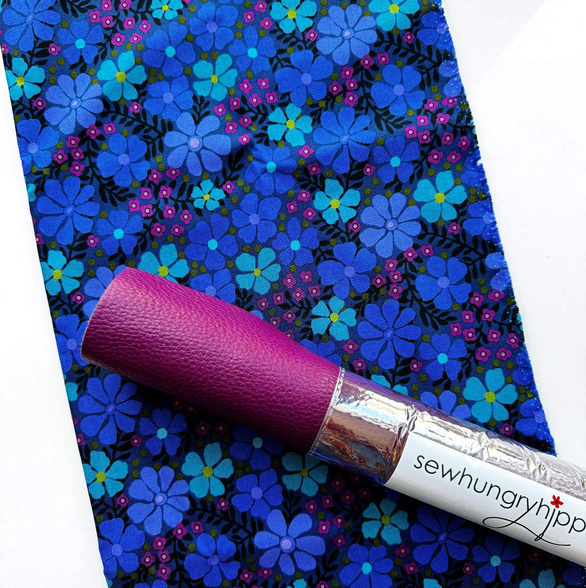 Hippie Flowers Bundle – Pomegranate Vinyl & Floral Quilting Cotton