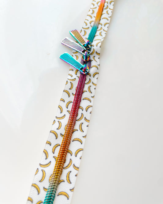 Rainbow zipper with banana pattern