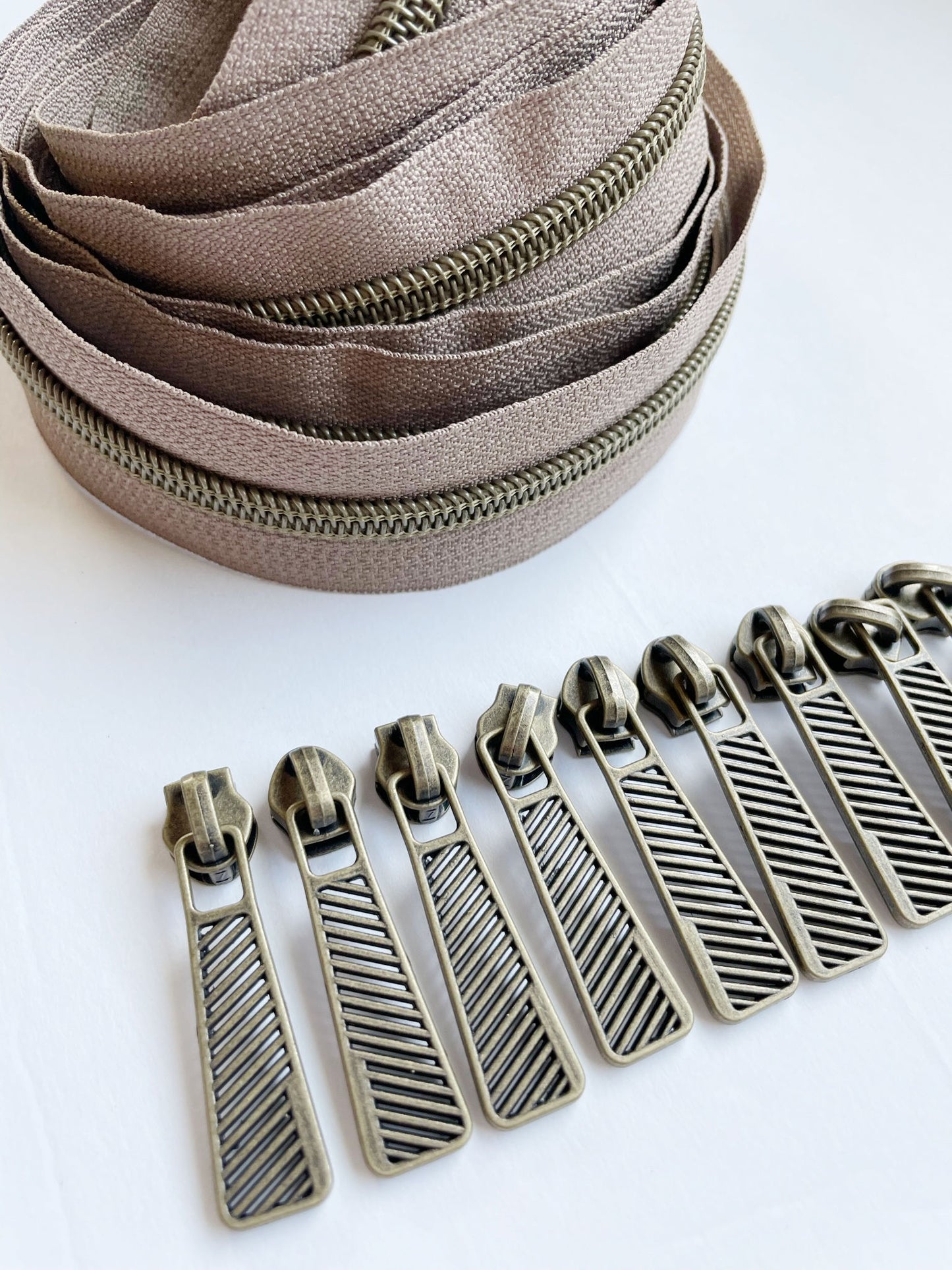 Taupe & Antique Bronze Zipper pack